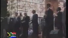 Nelson Mandela Kimdir - Kısa Biyografisi