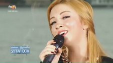 Ece Seçkin - Aşktan Ne Haber (Canlı Performans)