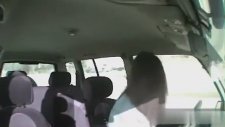 Kaza Yaptıktan Sonra Arabayı Boşa Almayı Unutan Kadın