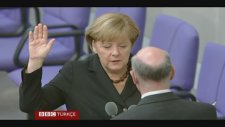 Merkel Yemin Ederek Göreve Başladı