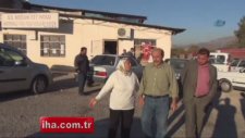 Gurbetçi Aile 'öldü' Denilen Oğlunu Arıyor