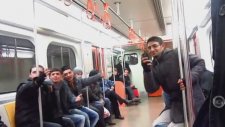 Ankara Metrosunda Ethem Sarısülük'lü Müzik Şöleni