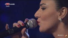 Sevcan Orhan - Sevda Değil (Canlı Performans)