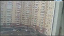 Apartman Üstünden Bungee Jumping Yapmak