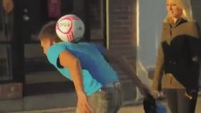 Futbol Topuyla Kız Tavlamak