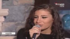 İrem Derici - Sevgi Olsun Taştan Olsun (Canlı Performans)