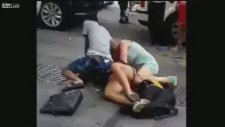 Karısıyla Metresi Birbirine Girdi!