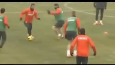 Arda Turan Antrenmanda Şov Yaptı