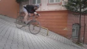 Alex: İstanbul City By Bike