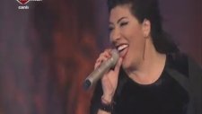 Işın Karaca - Yakar Geçerim (Canlı Performans)