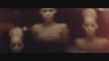 Rihanna - Russian Roulette