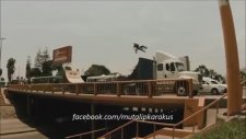 Hareket Halindeki Tırda Artistik Şov