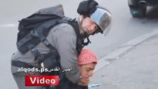 İsrail Askerlerinin 13 Yaşındaki Çocuğa Zulmü Kamerada