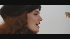 Nil Karaibrahimgil - Kanatlarım Var Ruhumda