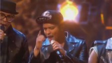 Bruno Mars - Treasure (Canlı Performans)