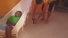 Uyuyan Arkadaşa Torpil Şakası