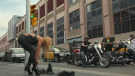 Shakira - Loca Ft. Dizzee Rascal