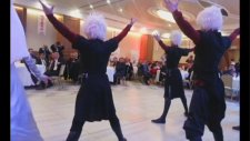 Kabardey Çerkes Düğününde Kafkas Dans Ekibi