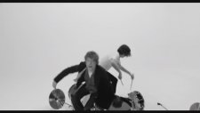 Chester French - She Loves Everybody