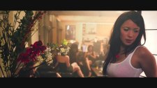 Ces Cru Ft. Liz Suwandi - Smoke