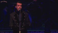 Cem Adrian - Beni Affet Bu Gece (Canlı Performans)