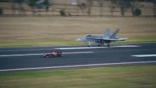 Formula 1 ve F18 Savaş Jeti Yarışırsa..
