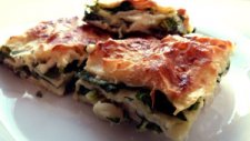 Ispanaklı Börek Tarifi - Peynirli Börek Nasıl Yapılır