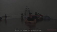 Men's Health Egzersizi: Sliding Floor Pullup