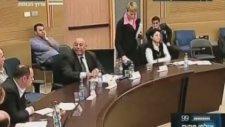 Arap Vekilin Sözlerine Dayanamadı, Su Fırlattı...