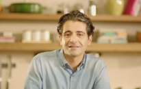 Keyifli Sofralara Özel Tarifler -- Çıtır Panelenmiş Tavuklu Salata
