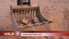 Mini Ekskavatör Kubota İskelet Kovası İle Kazı Yapıyor