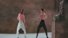 Bruce Lee Vs Chuck Norris ( La Pelea Del Siglo)
