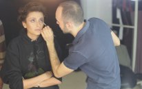 Özge Ulusoy Makyaj Uygulaması Rıfat Yüzüak
