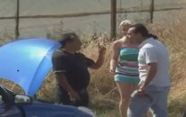 Yolda Kalan Seksi Kız - Şaka Geliyorum Demez