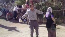 Düğünde Çilli Bom Halayı