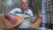 Dayı Saz Çalıyor