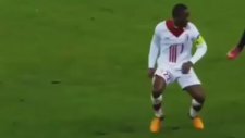 Aurelien Chedjou'nun Ibrahimovic'e Bacak Arası Çalımı!