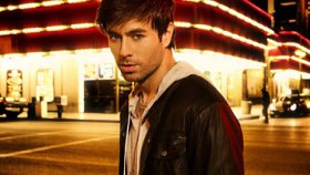 Enrique Iglesias - Bailando Ft. Descemer Bueno Enrique Iglesias - Bailando Ft. Descemer Bueno