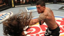 UFC Maçı '5'e Karşı 5' Kavgaya Dönüştü