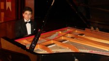 Mihriban Çocuk Piyanist İle Senfonik Damar Türküler Piyano Armonisel Musa Eroğlu Nostaljik Tren Türk