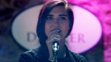 Tuba Büyüküstün İtalyanca Şarkı Söyledi - Kara Para Aşk 6.Bölüm