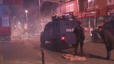 Polislerden Molotof Atan Eylemcilere: Geri Zekalı Nereye Atıyorsun