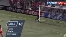 Kadın futbolcudan Ronaldo frikiği!