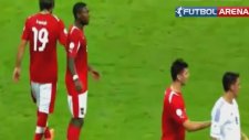 Mesut Özil ve Veli Kavlak birbirine girdi!