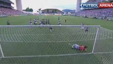 Ronaldinho frikikten harika attı!