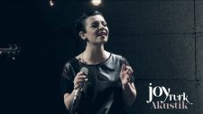 Model - Ayrılık (Akustik Canlı Performans)