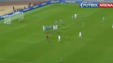 Ronaldinho'dan fizik kurallarını alt üst eden frikik