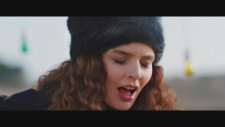 Nil Karaibrahimgil | Kanatlarım Var Ruhumda