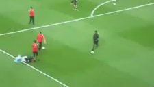 Ronaldinho'dan Harika Top Kontrolü Ve Çalımı