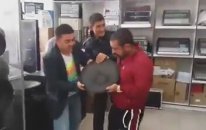 Aksaraylı Kardeşlerimiz Yeni Bass Hoparlörlerini Denerken :)